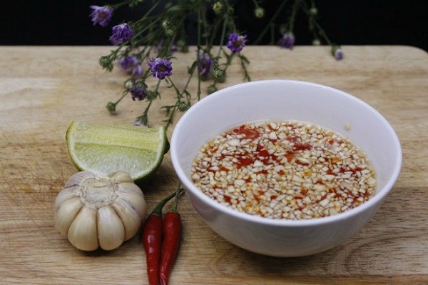 Cách pha nước mắm cơm sườn, cơm tấm ngon ngọt, sánh đặc 4 Cach-lam-nuoc-mam-an-com-tam-4