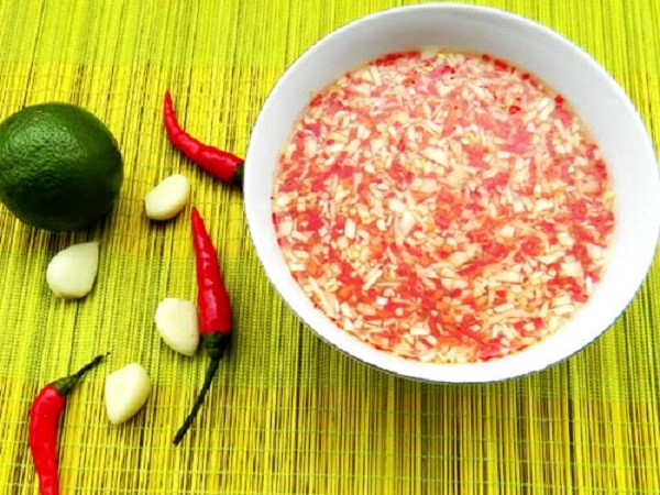 Cách pha nước mắm chấm cá rán, cá chiên ngon chuẩn vị 2 Cach-pha-nuoc-cham-ca-2